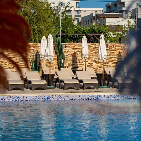 Almar Luxury