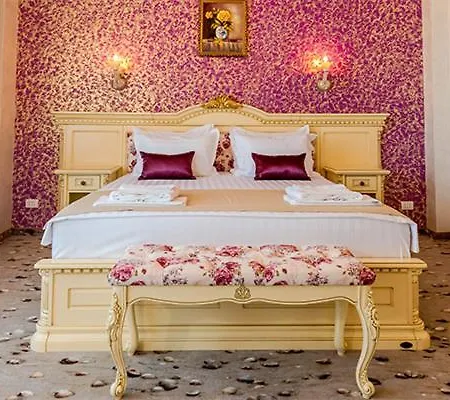 Almar Luxury